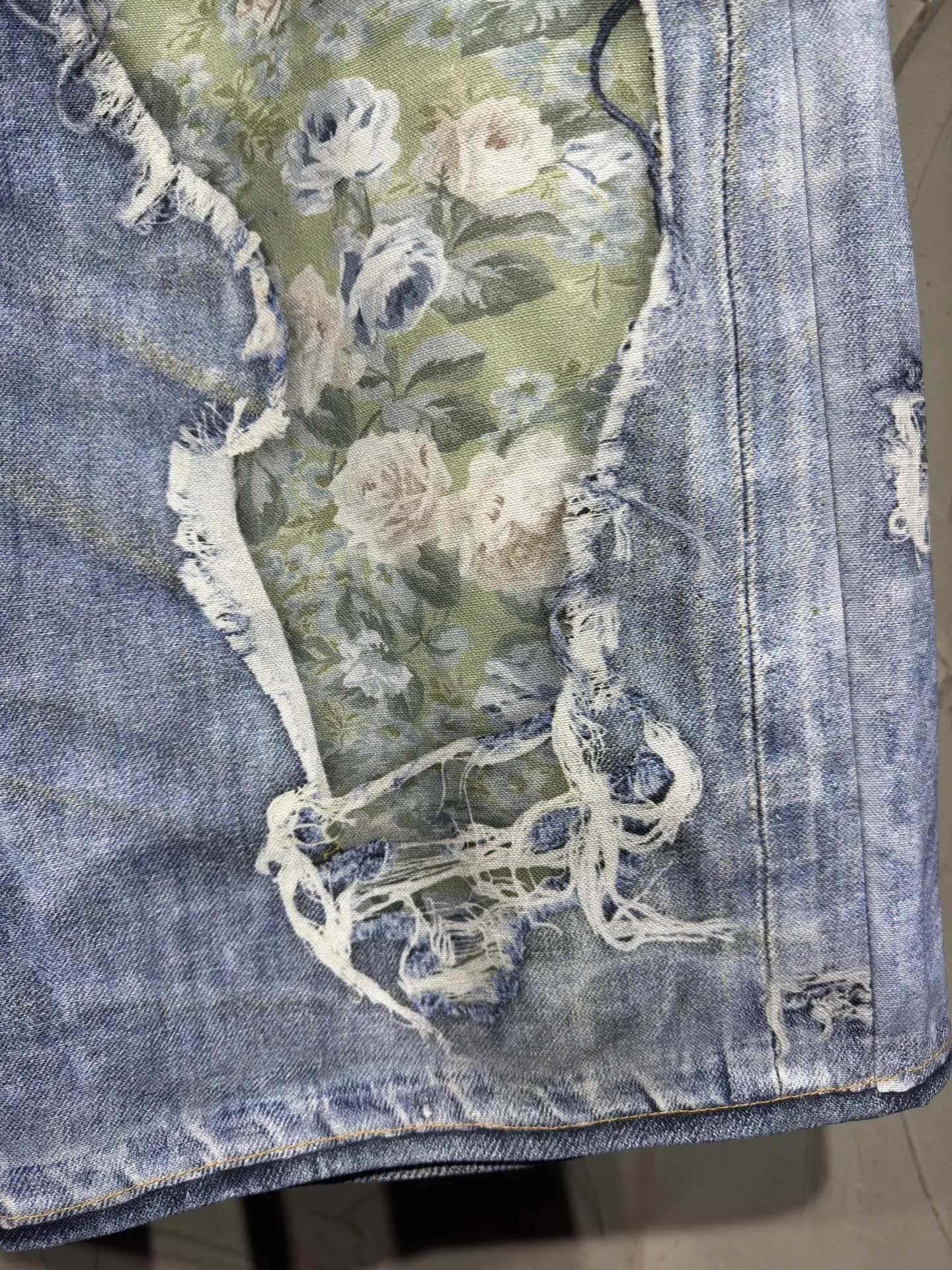 ACNE STUDIOS Broken Denim